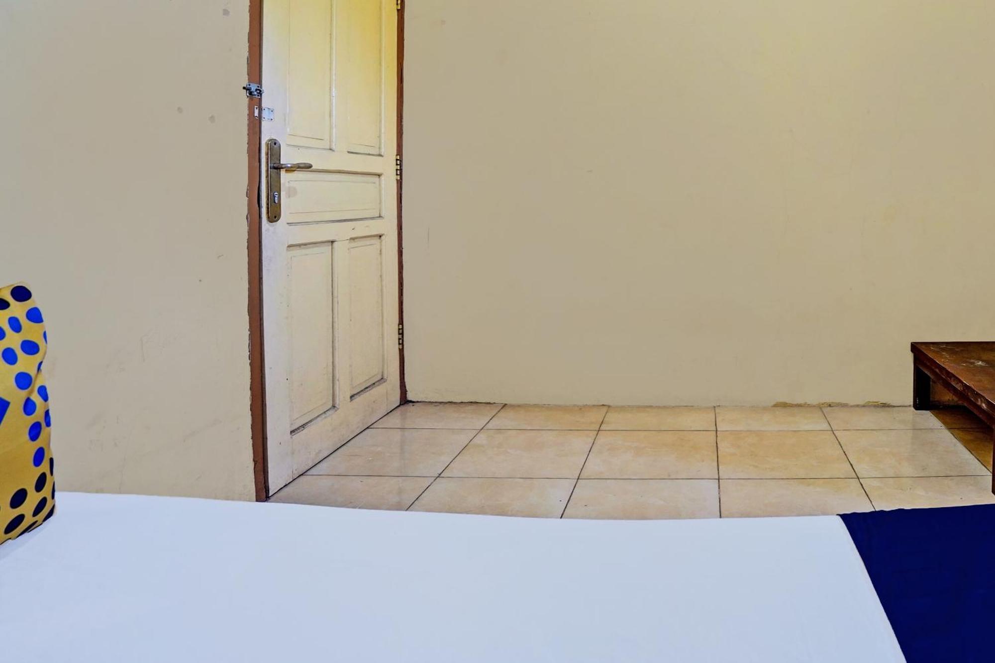 Spot On 92730 Lili Kost Syariahnearketapang Royal City バニュワンギ エクステリア 写真